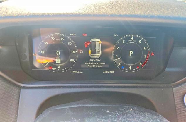 SALYB2RX5JA735716 2018 Land Rover Range Rover photo no. 9