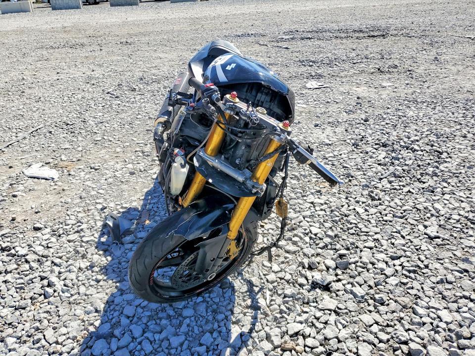 JS1GT75A842100111 2004 Suzuki GSX-R1000 photo no. 2