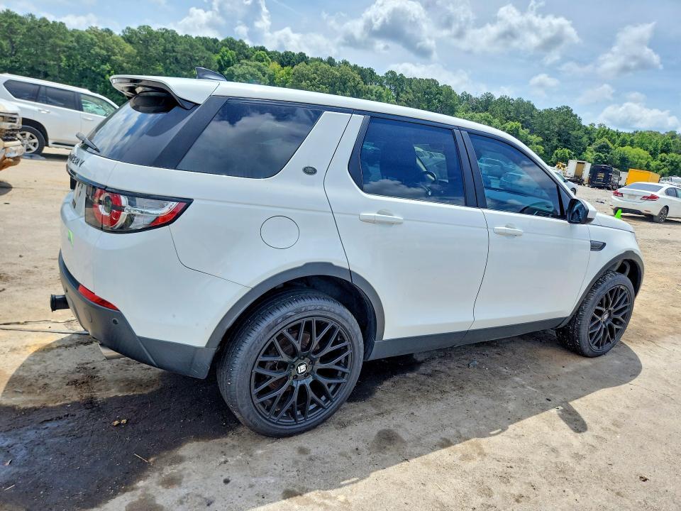 SALCP2BGXHH658705 2017 Land Rover Discovery photo no. 3