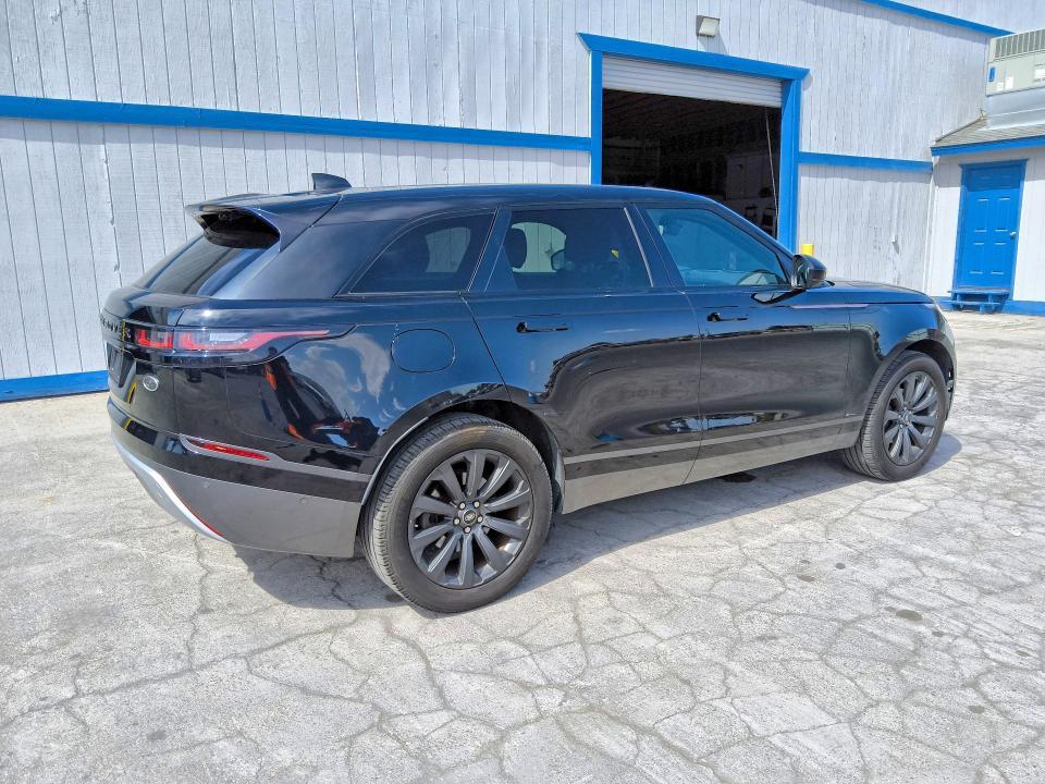 SALYL2RX5JA734725 2018 Land Rover Range Rover photo no. 3