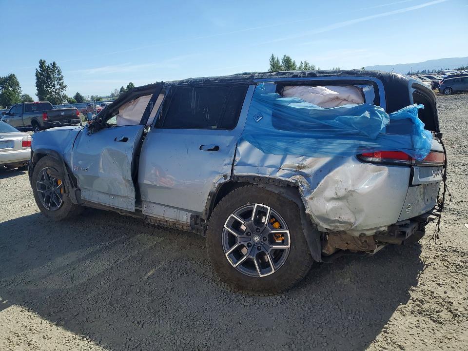 2023 Rivian R1S — VIN 7PDSGABA6PN013003, фото 2