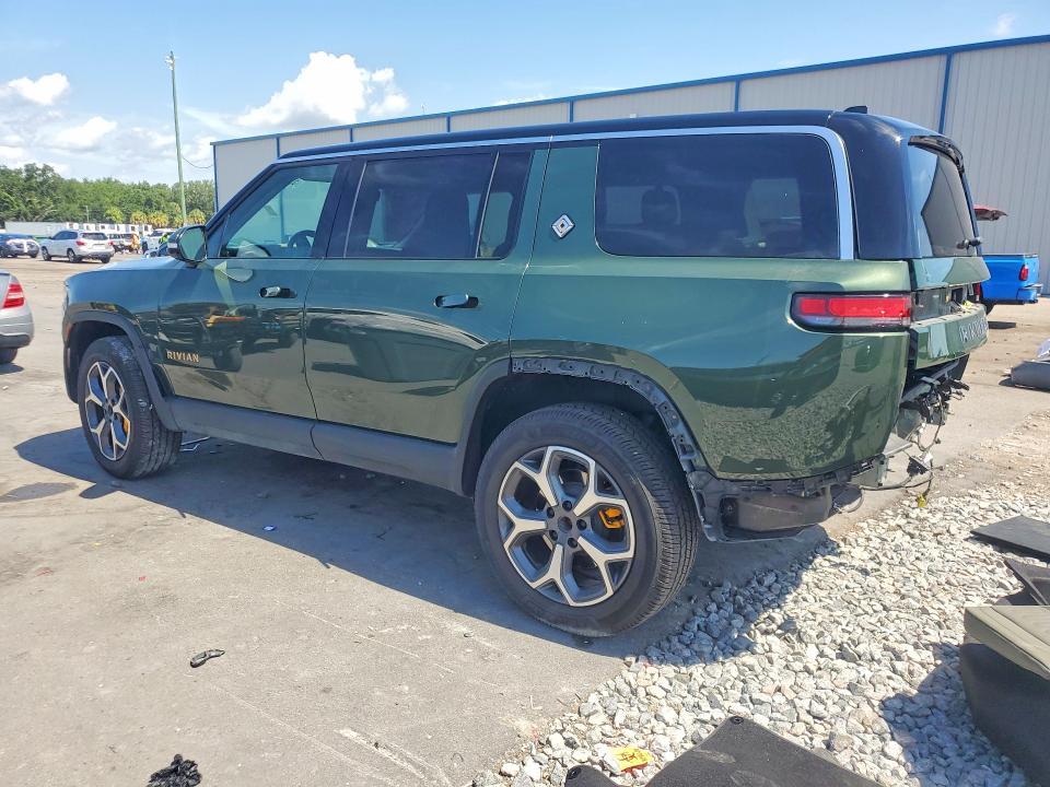 7PDSGABA2PN021972 2023 Rivian R1S photo no. 2
