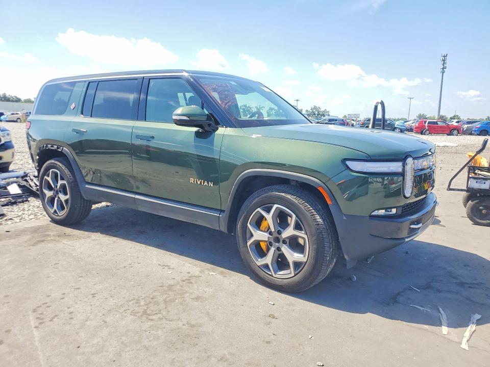 7PDSGABA2PN021972 2023 Rivian R1S photo no. 4