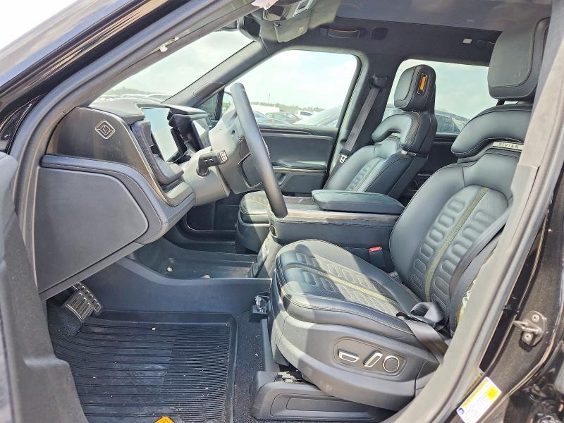 7PDSGCBA9RN045068 2024 Rivian R1S photo no. 7