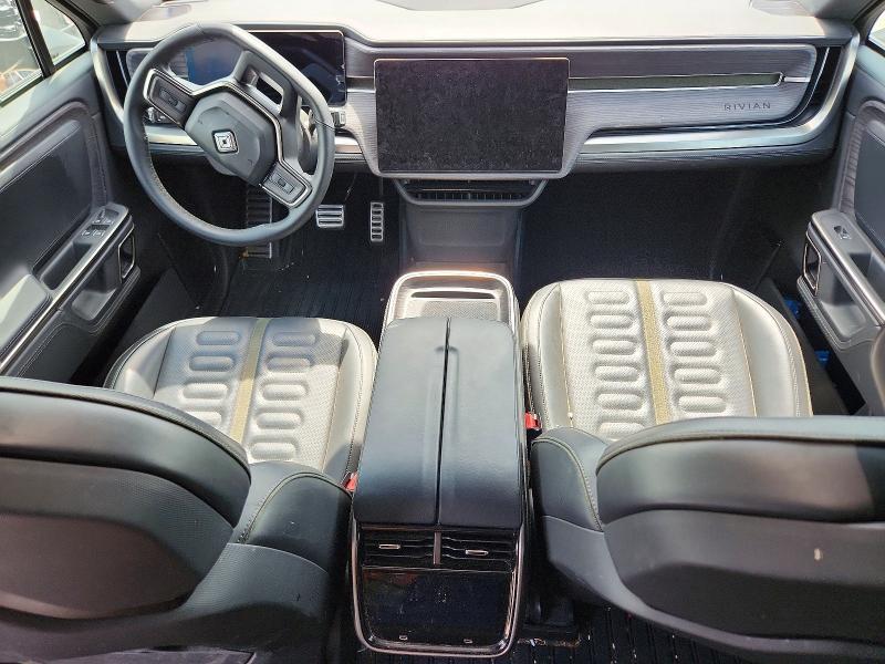 7PDSGCBA9RN045068 2024 Rivian R1S photo no. 8