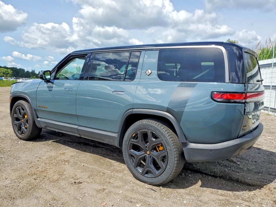 7PDSGCBP6SN061237 2025 Rivian R1S photo no. 2