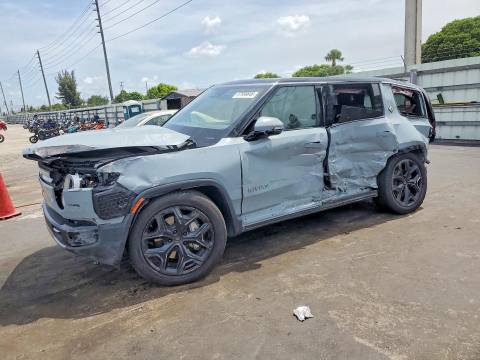 7PDSGBBA9SN054322 2025 Rivian R1S photo no. 1