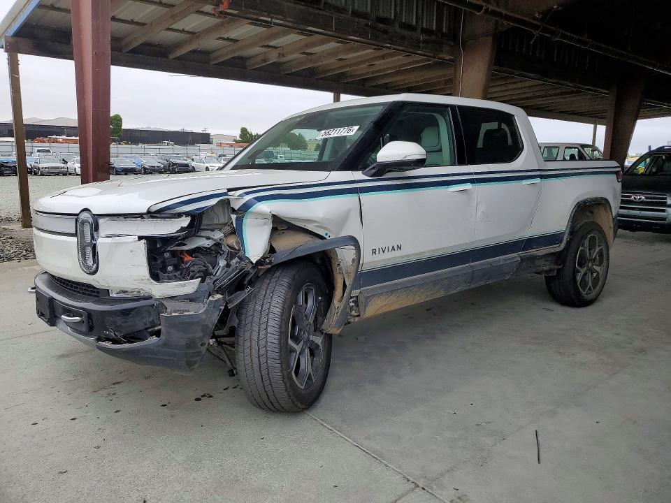 7FCTGBAA2PN028062 2023 Rivian R1T photo no. 1