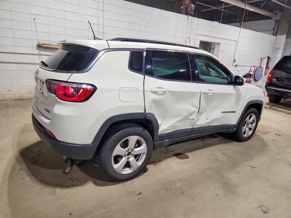 3C4NJDBBXKT818351 2019 Jeep Compass photo no. 3