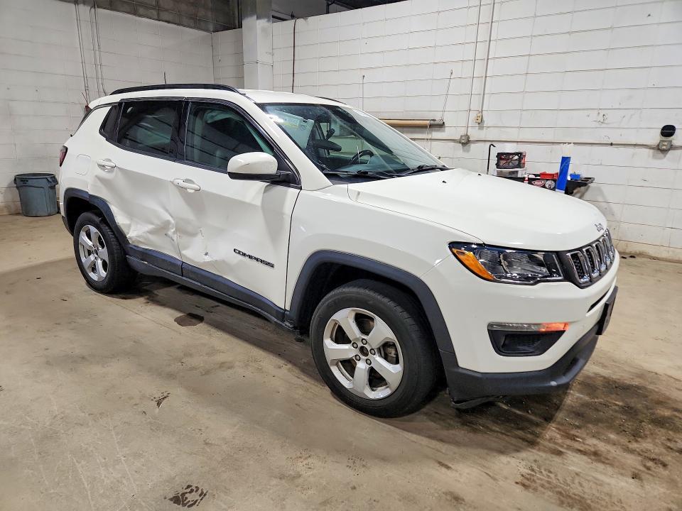 3C4NJDBBXKT818351 2019 Jeep Compass photo no. 4