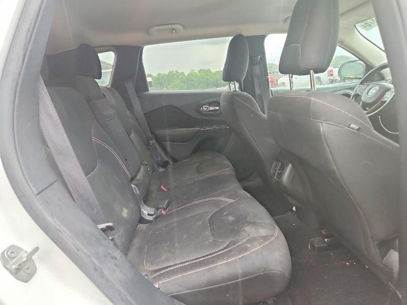 1C4PJMCS2GW111463 2016 Jeep Cherokee photo no. 10