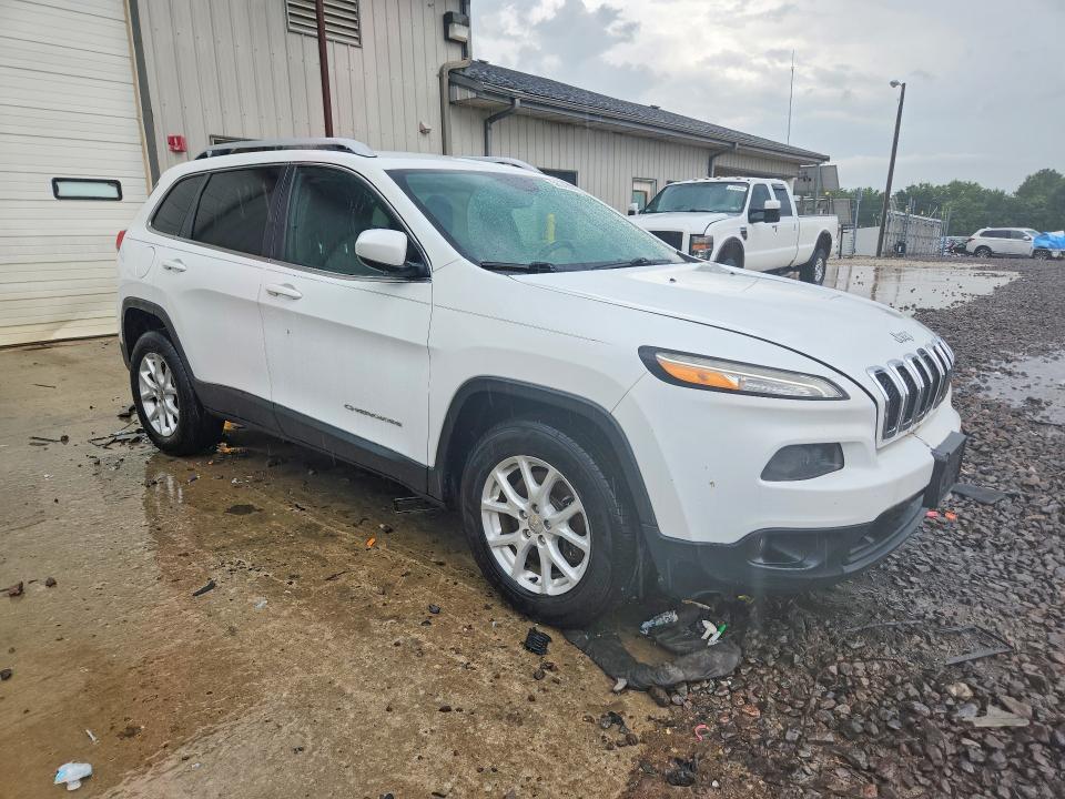 1C4PJMCS2GW111463 2016 Jeep Cherokee photo no. 4