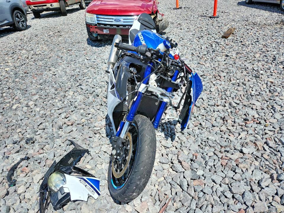 JS1DM11M9S7100082 2025 Suzuki GSX-R1000 photo no. 2