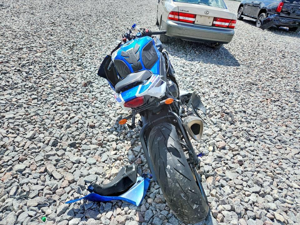 JS1DM11M9S7100082 2025 Suzuki GSX-R1000 photo no. 4