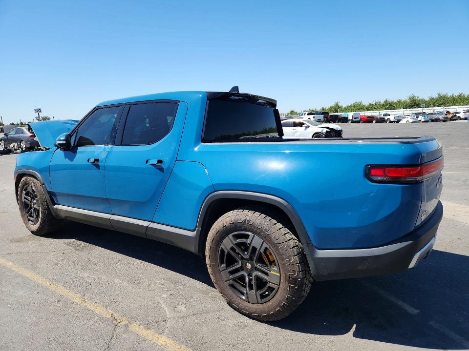 7FCTGAAAXNN003966 2022 Rivian R1T photo no. 2