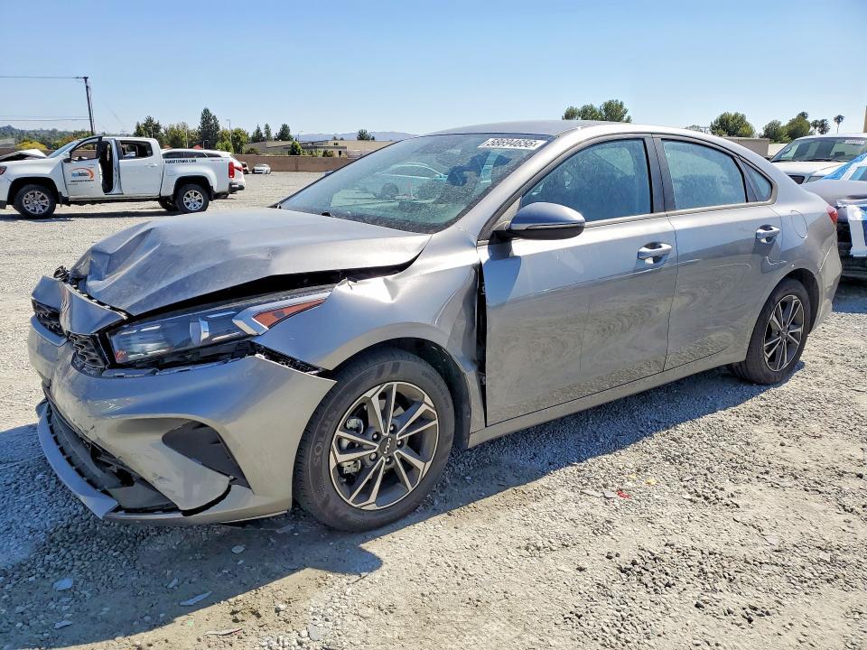 3KPF24AD8RE800983 2024 KIA Forte photo no. 1