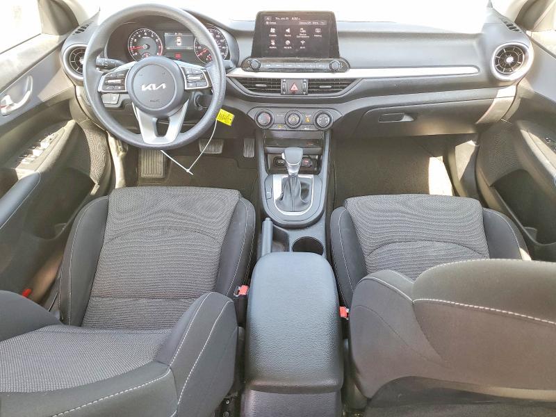 3KPF24AD8RE800983 2024 KIA Forte photo no. 8