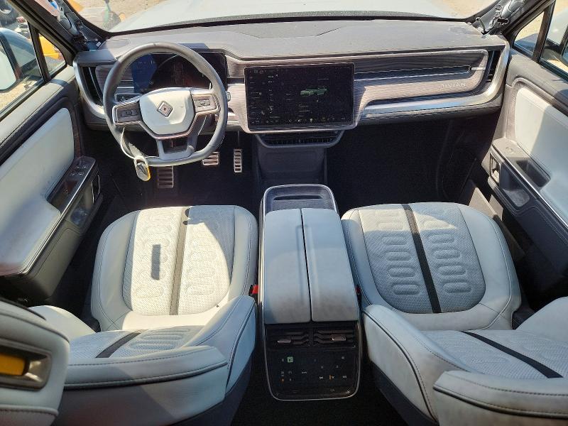 7PDSGABA5PN023814 2023 Rivian R1S photo no. 8