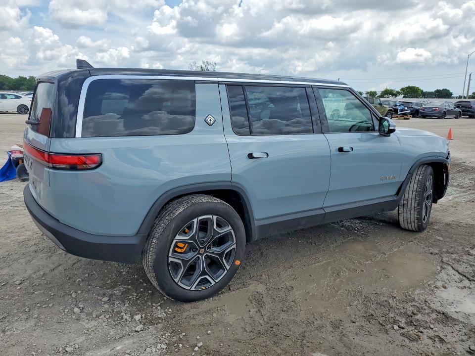 7PDSGABL0PN005982 2023 Rivian R1S photo no. 3