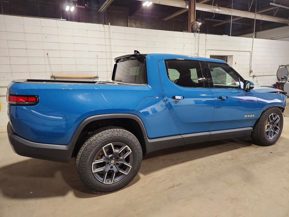 7FCTGAAL9NN003619 2022 Rivian R1T photo no. 3