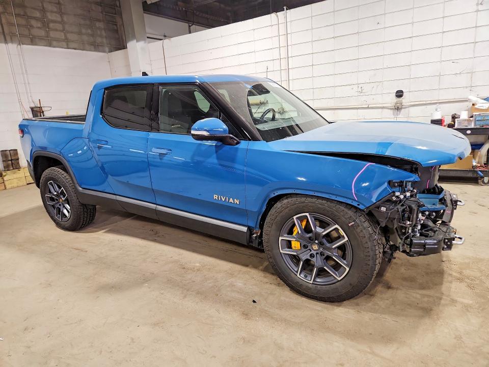 7FCTGAAL9NN003619 2022 Rivian R1T photo no. 4