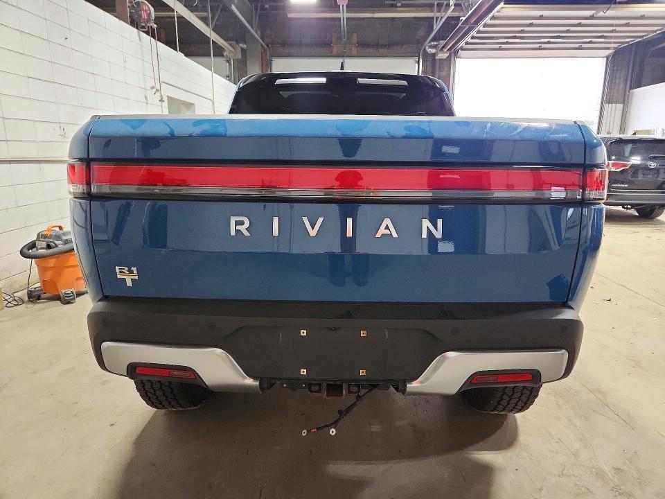 7FCTGAAL9NN003619 2022 Rivian R1T photo no. 6