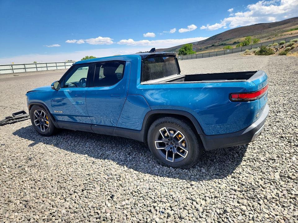 7FCTGAAL5NN000751 2022 Rivian R1T photo no. 2