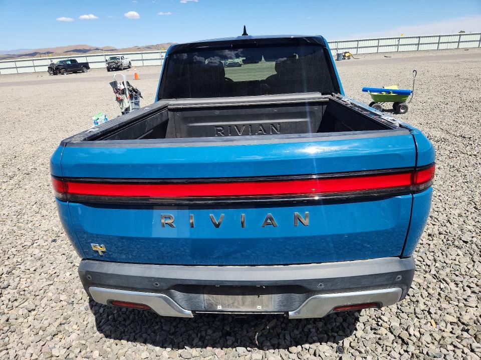 7FCTGAAL5NN000751 2022 Rivian R1T photo no. 6