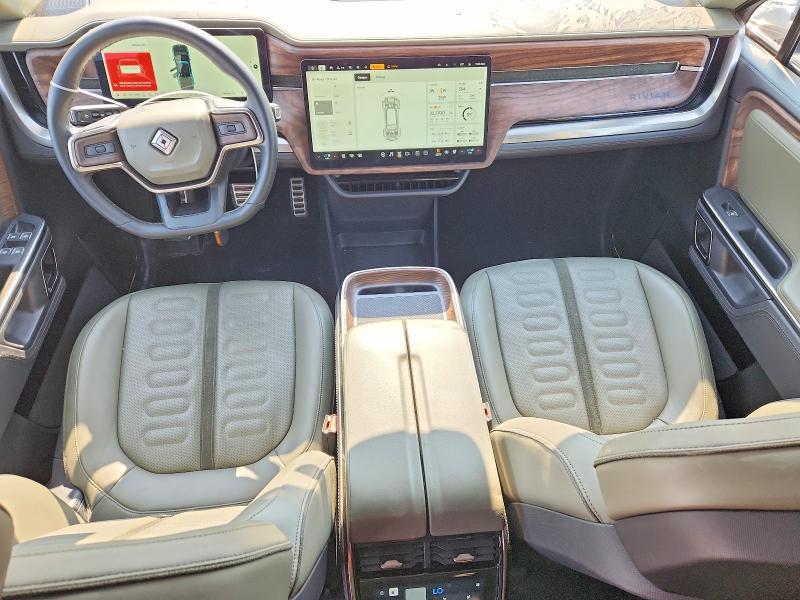 7FCTGAAA8NN011189 2022 Rivian R1T photo no. 8
