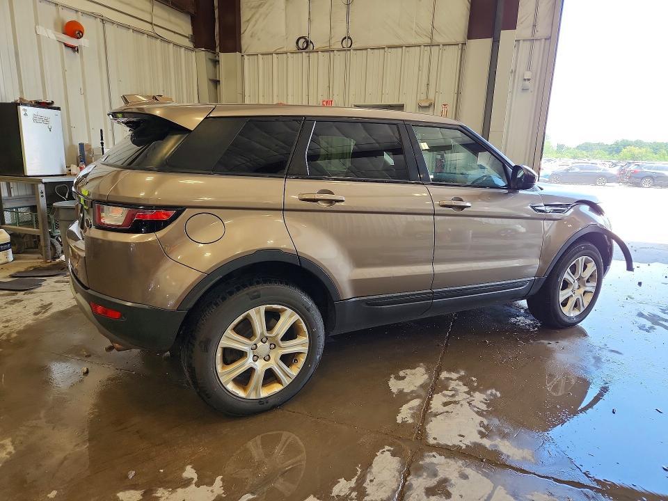 SALVP2BG2HH250319 2017 Land Rover Range Rover photo no. 3