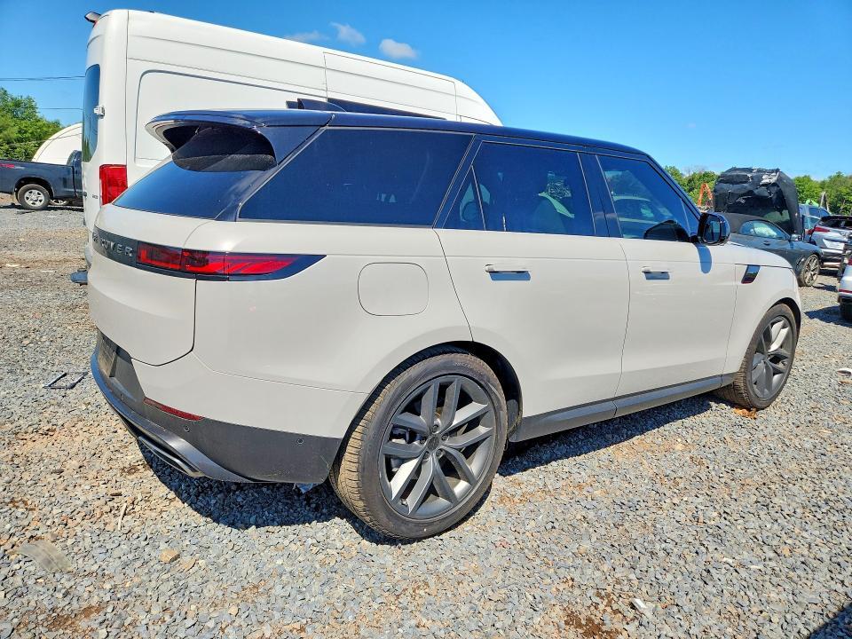 SAL1P9EUXTA632172 2026 Land Rover Range Rover photo no. 3