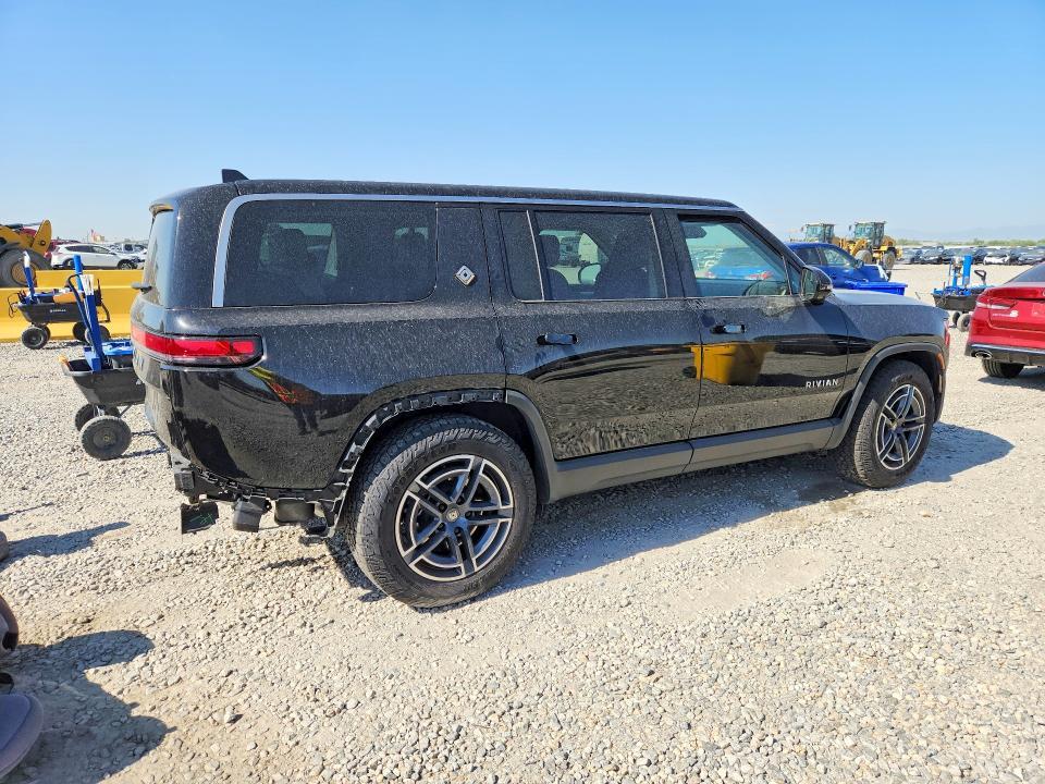 7PDSGBBA8SN053548 2025 Rivian R1S photo no. 3