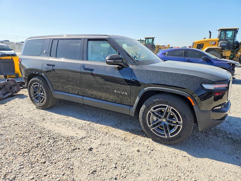 7PDSGBBA8SN053548 2025 Rivian R1S photo no. 4