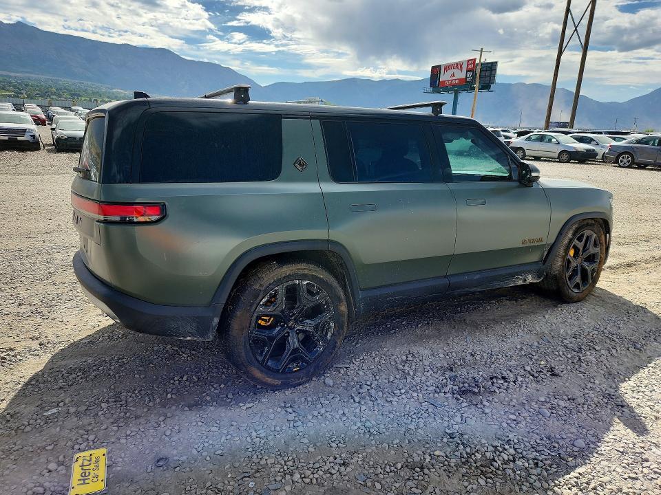 7PDSGABL6PN009440 2023 Rivian R1S photo no. 3
