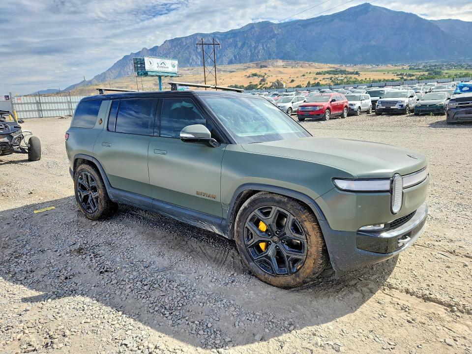 7PDSGABL6PN009440 2023 Rivian R1S photo no. 4