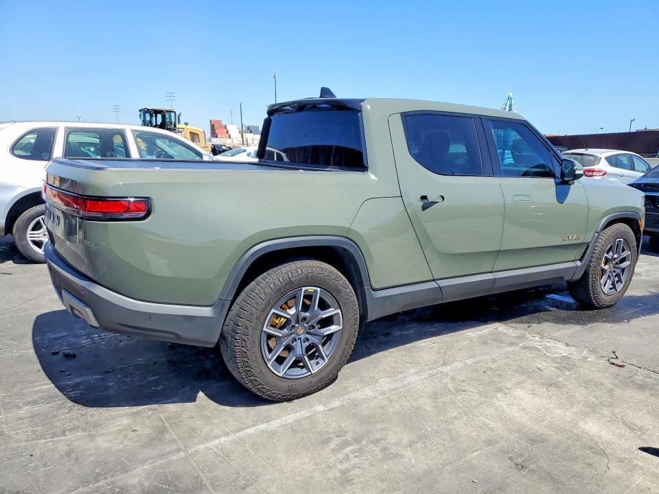 7FCTGAALXNN005461 2022 Rivian R1T photo no. 3