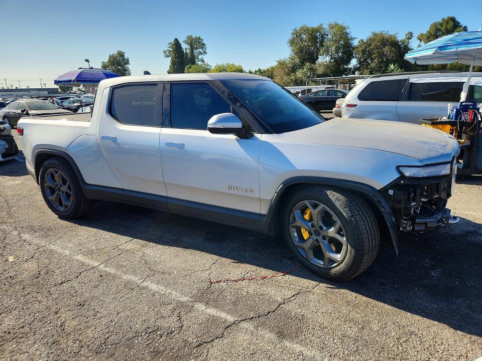 7FCTGAAL8NN006771 2022 Rivian R1T photo no. 4