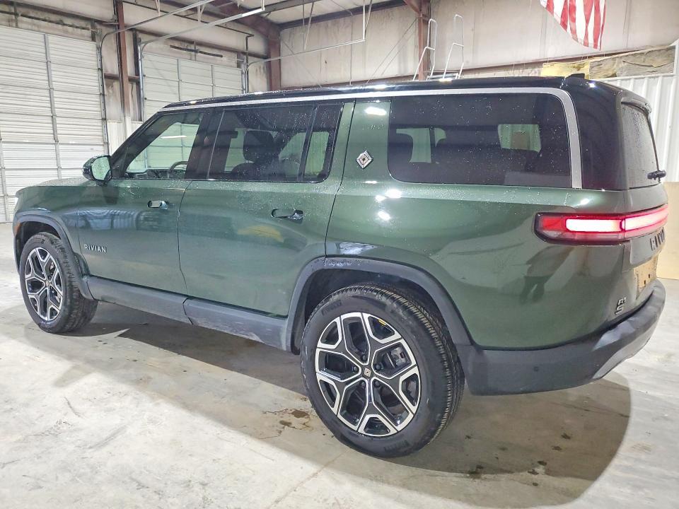 7PDSGBBA6SN057582 2025 Rivian R1S photo no. 2