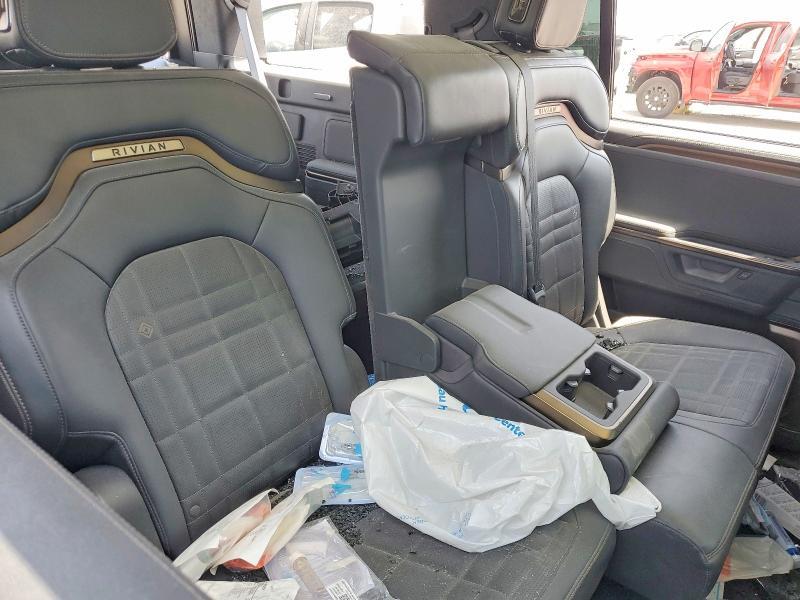 7PDSGCBP4SN065223 2025 Rivian R1S photo no. 11