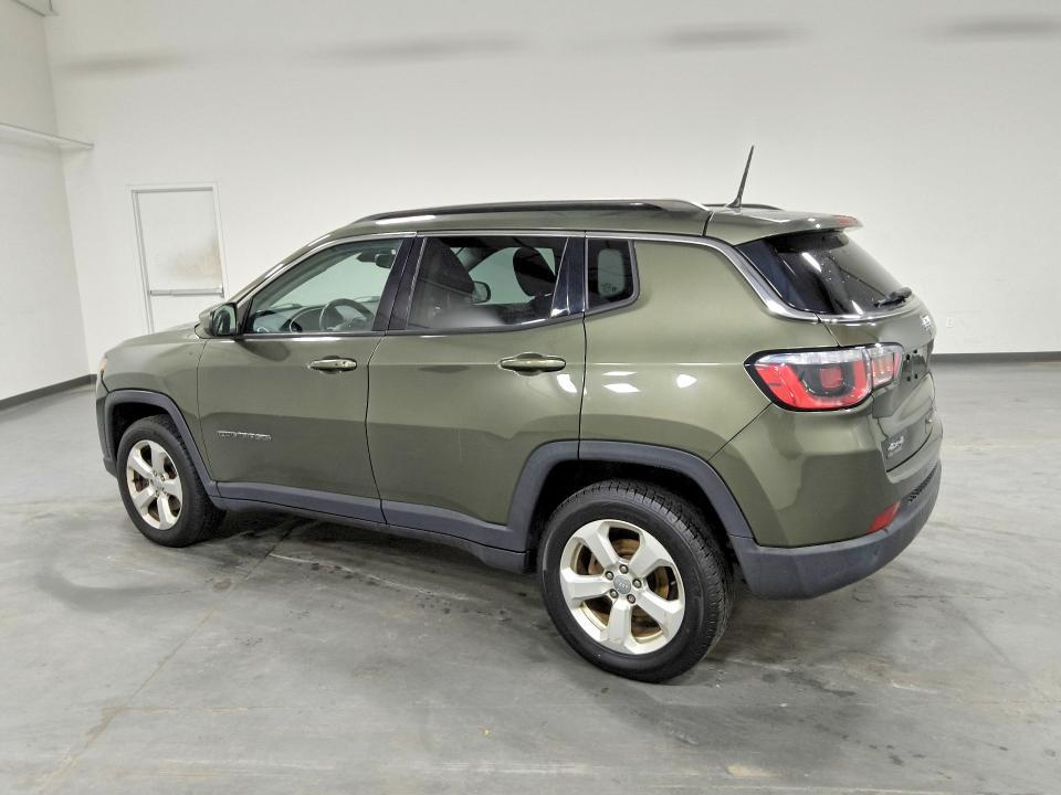 3C4NJDBBXHT672140 2017 Jeep Compass photo no. 2