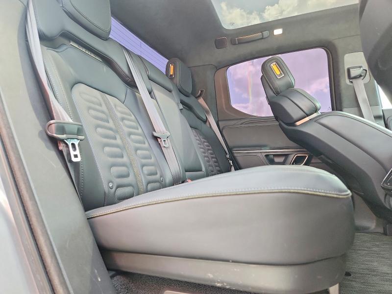 7FCTGAAA9PN019563 2023 Rivian R1T photo no. 10