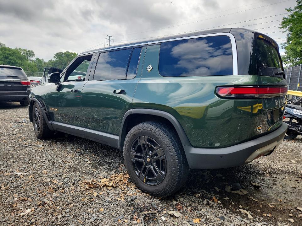 7PDSGABA4PN017440 2023 Rivian R1S photo no. 2