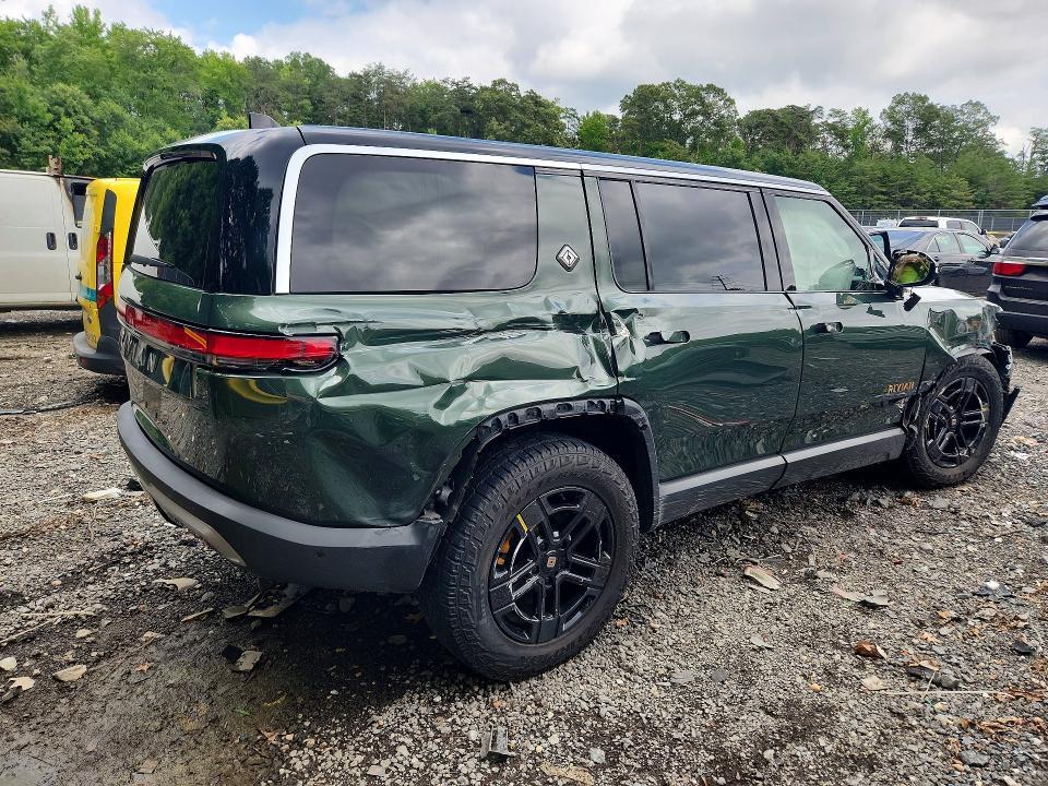 7PDSGABA4PN017440 2023 Rivian R1S photo no. 3