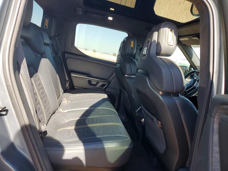 7FCTGAAL1NN006224 2022 Rivian R1T photo no. 10