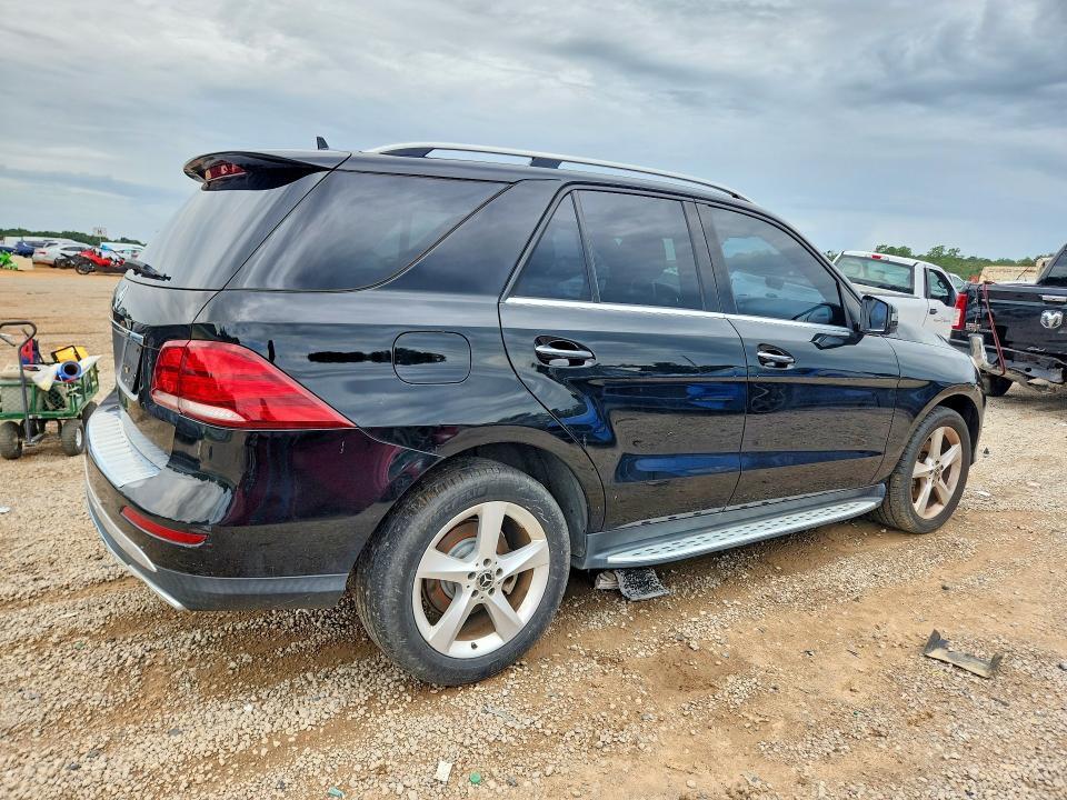 4JGDA5JB0HA964269 2017 Mercedes-Benz GLE-Class photo no. 3