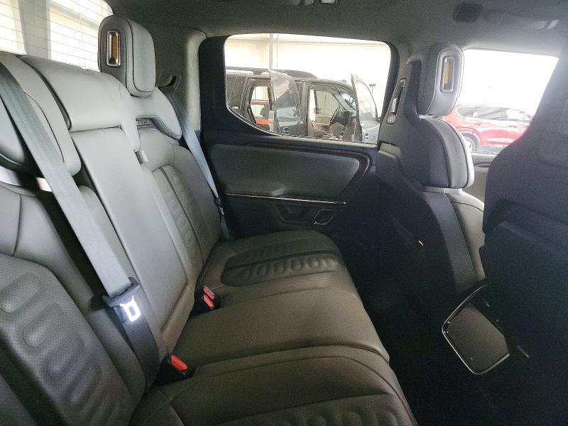 7FCTGAAA8NN013296 2022 Rivian R1T photo no. 10