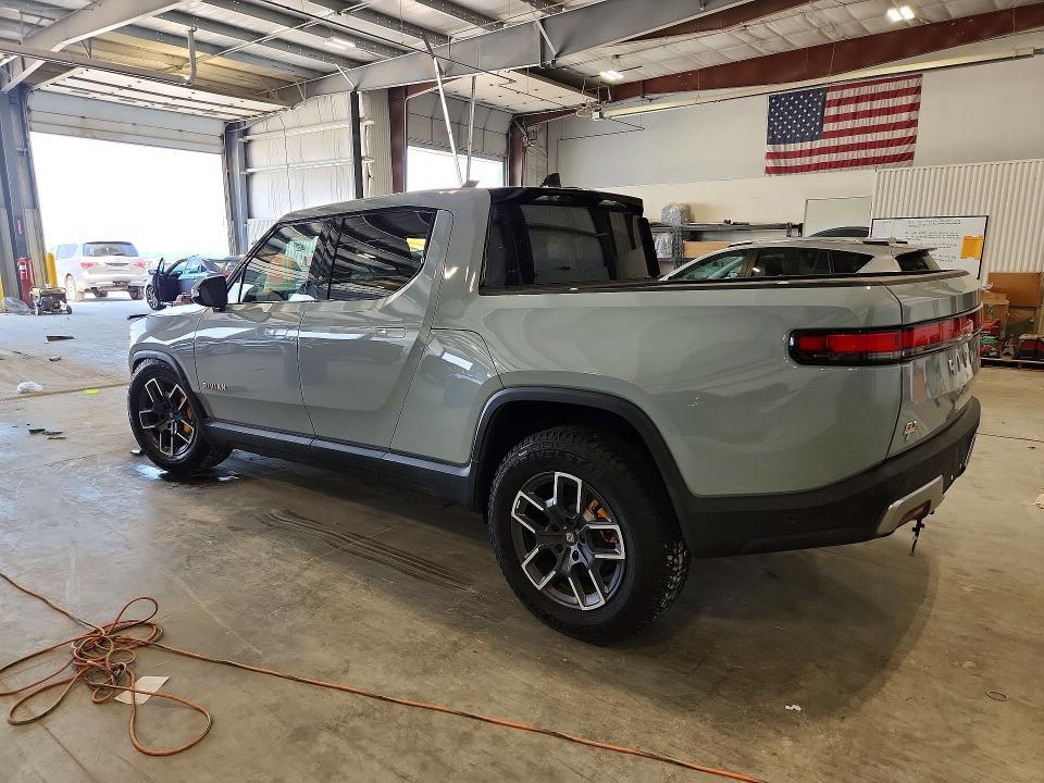 7FCTGAAA8NN013296 2022 Rivian R1T photo no. 2