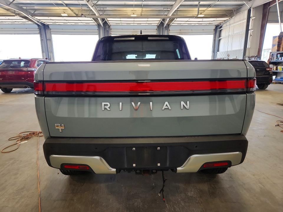 7FCTGAAA8NN013296 2022 Rivian R1T photo no. 6