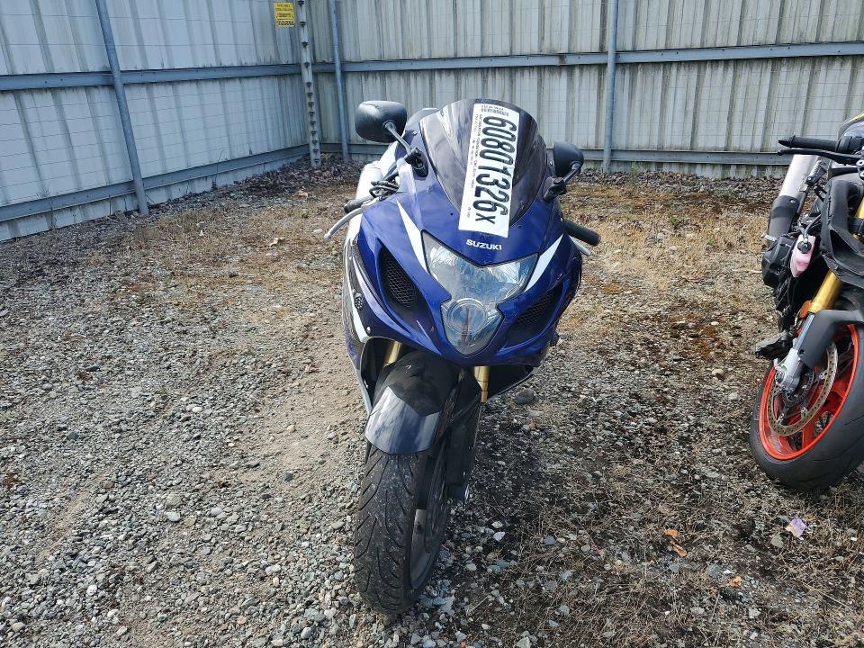 JS1GR7JA642104937 2004 Suzuki GSX-R750 photo no. 2