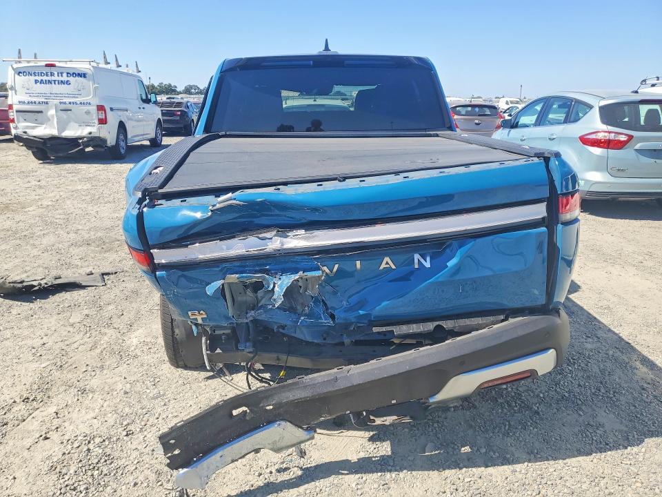 7FCTGAAA4PN000693 2023 Rivian R1T photo no. 6